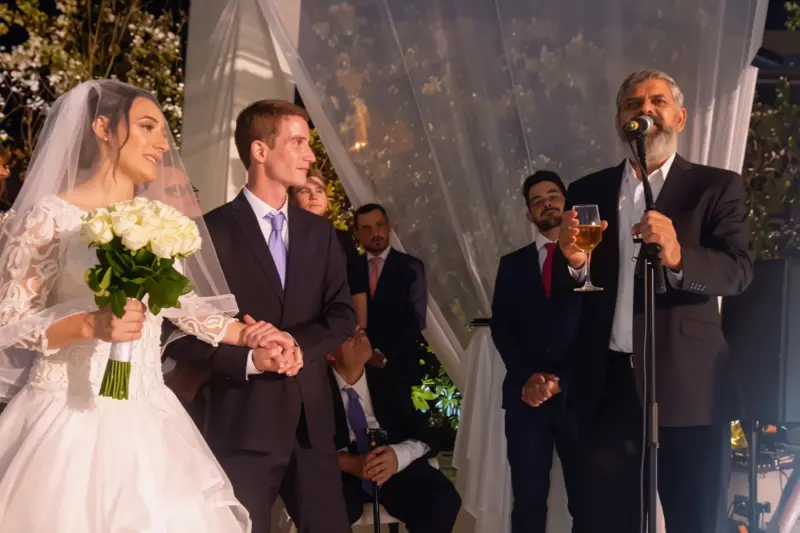 מעמד חופה וקידושין מרגש בהשתתפות החתן, הכלה והרב עודד דוד